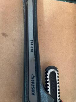 qty 3 Husky 10 in. Heavy-Duty Pipe Wrench