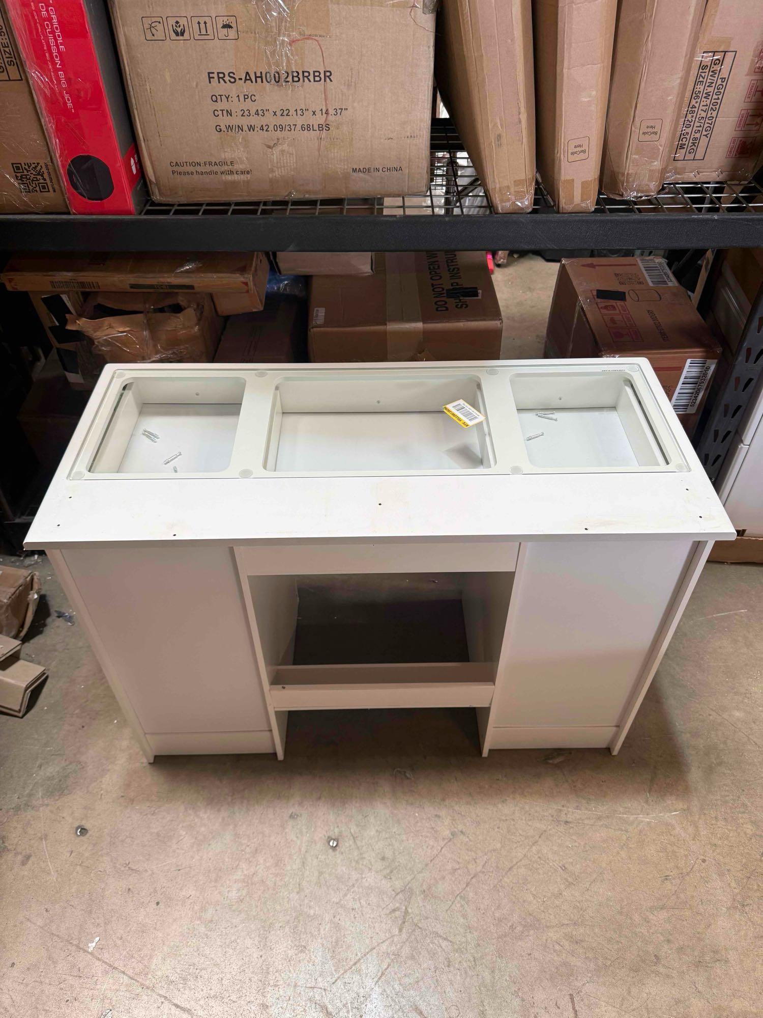 White Modern Makeup Vanity Desk 9 Drawers Wood Dressing Table With 3 Mirrors