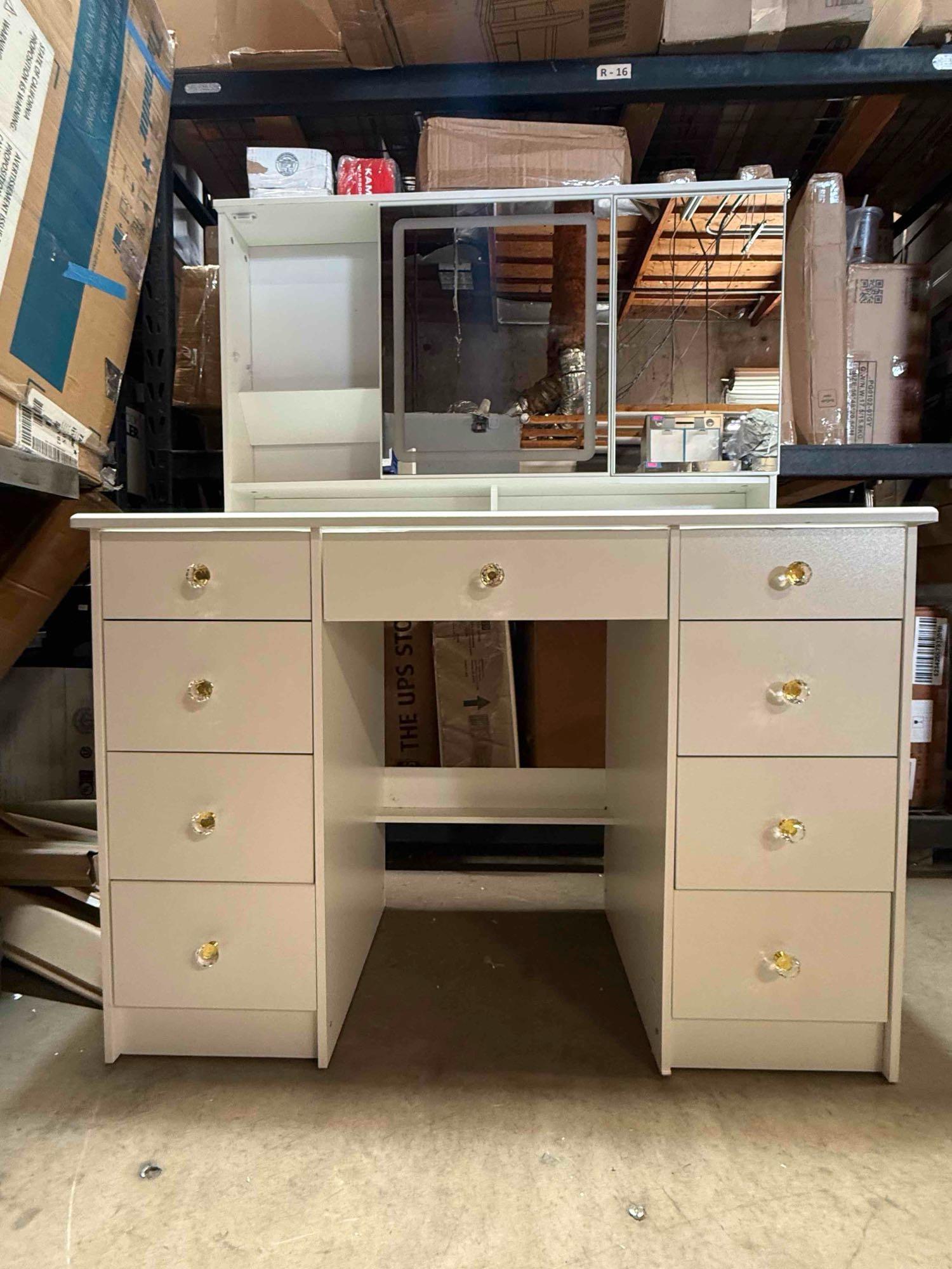 White Modern Makeup Vanity Desk 9 Drawers Wood Dressing Table With 3 Mirrors