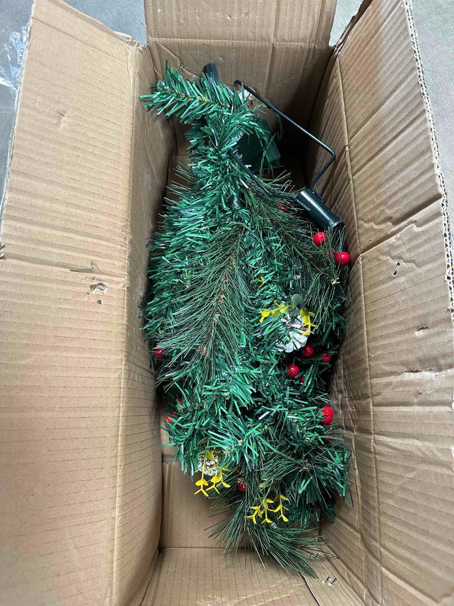 HOMCOM 22.5in Christmas Tree 2-Pack