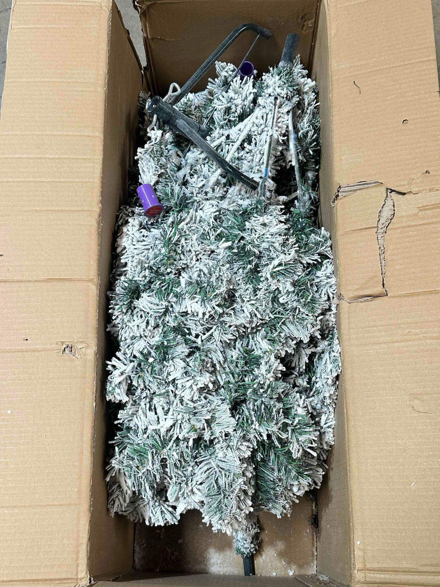 HOMCOM 6' Prelit Artificial Flocked Christmas Tree Warm White LED Lights,