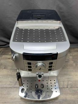 DeLonghi Magnifica XS Espresso Machine