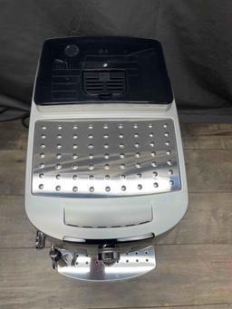 DeLonghi Magnifica XS Espresso Machine