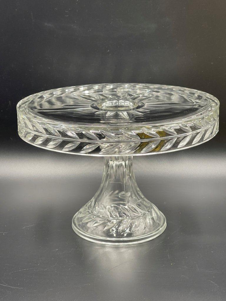 Glass cake plate