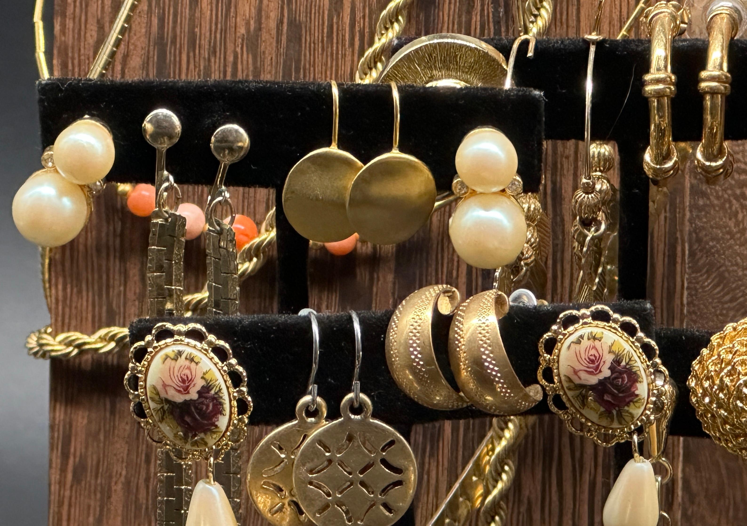 Assortment of Vintage Gold Tone Jewelry