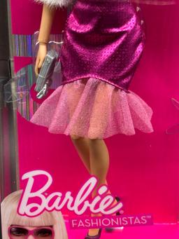 Fashionistas Barbie in Box