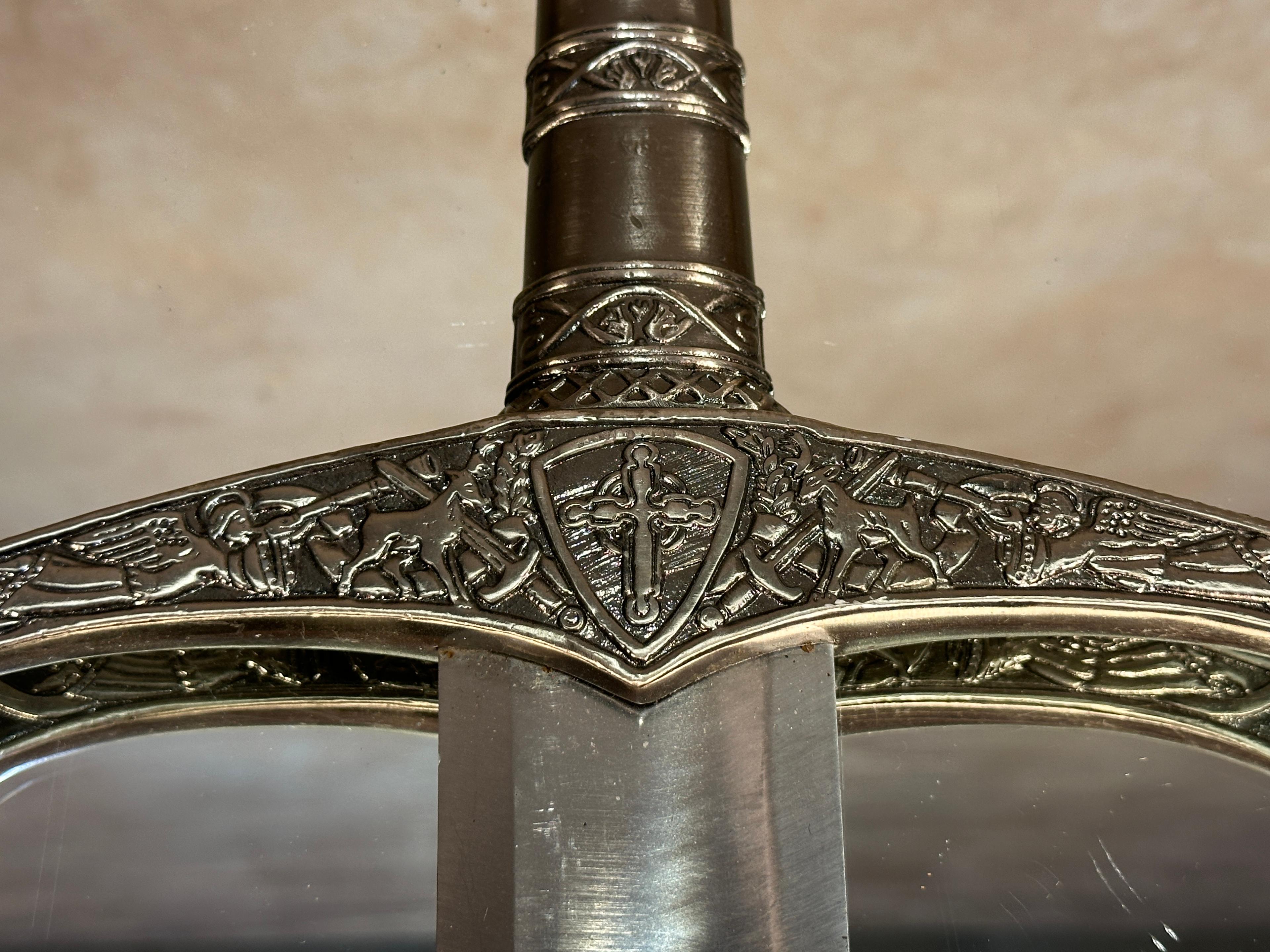 Robin of Locksley/Earl of Huntington Sword with Leather Sheath