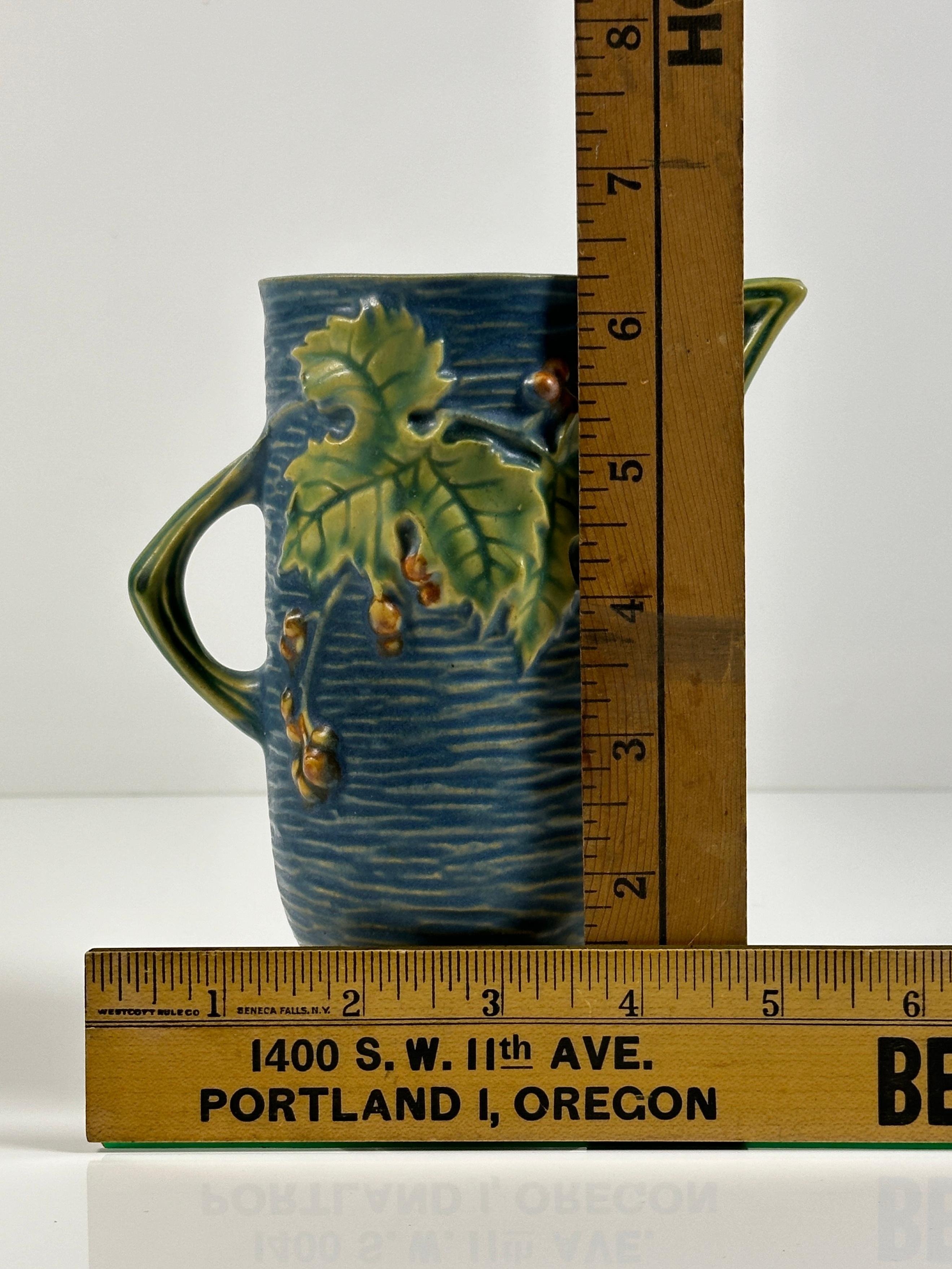 Roseville Bush Berry Vase