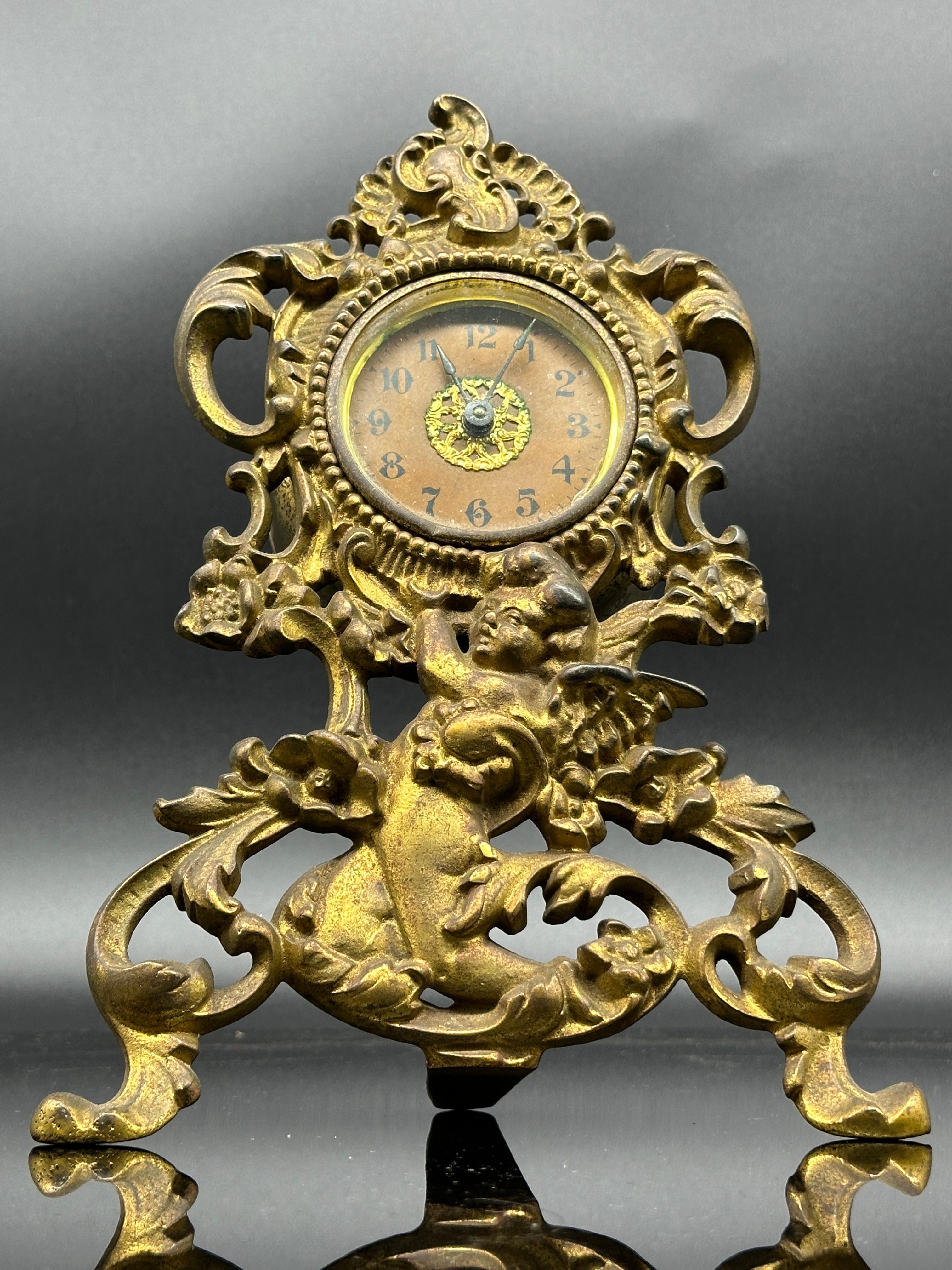 Vintage Metal Cherub Clock