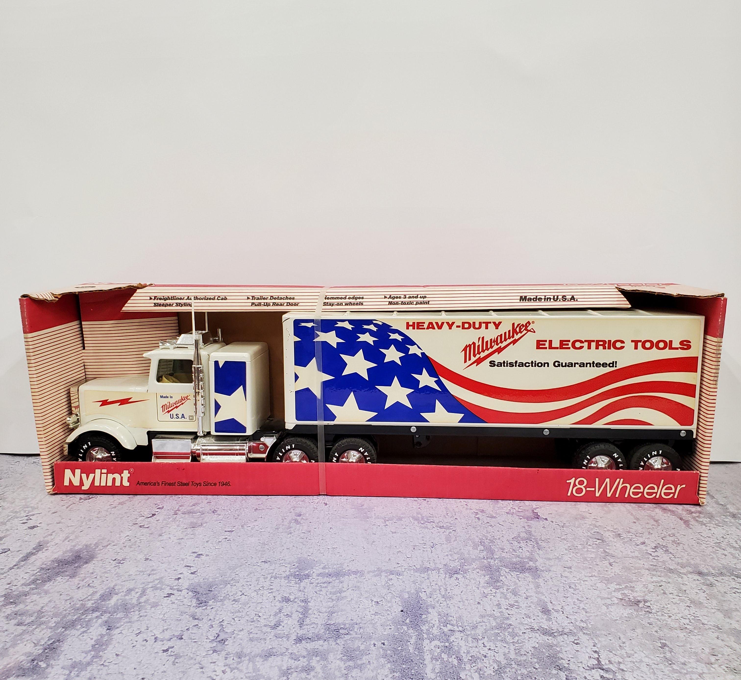 Milwaukee "American Flag" 18-Wheeler