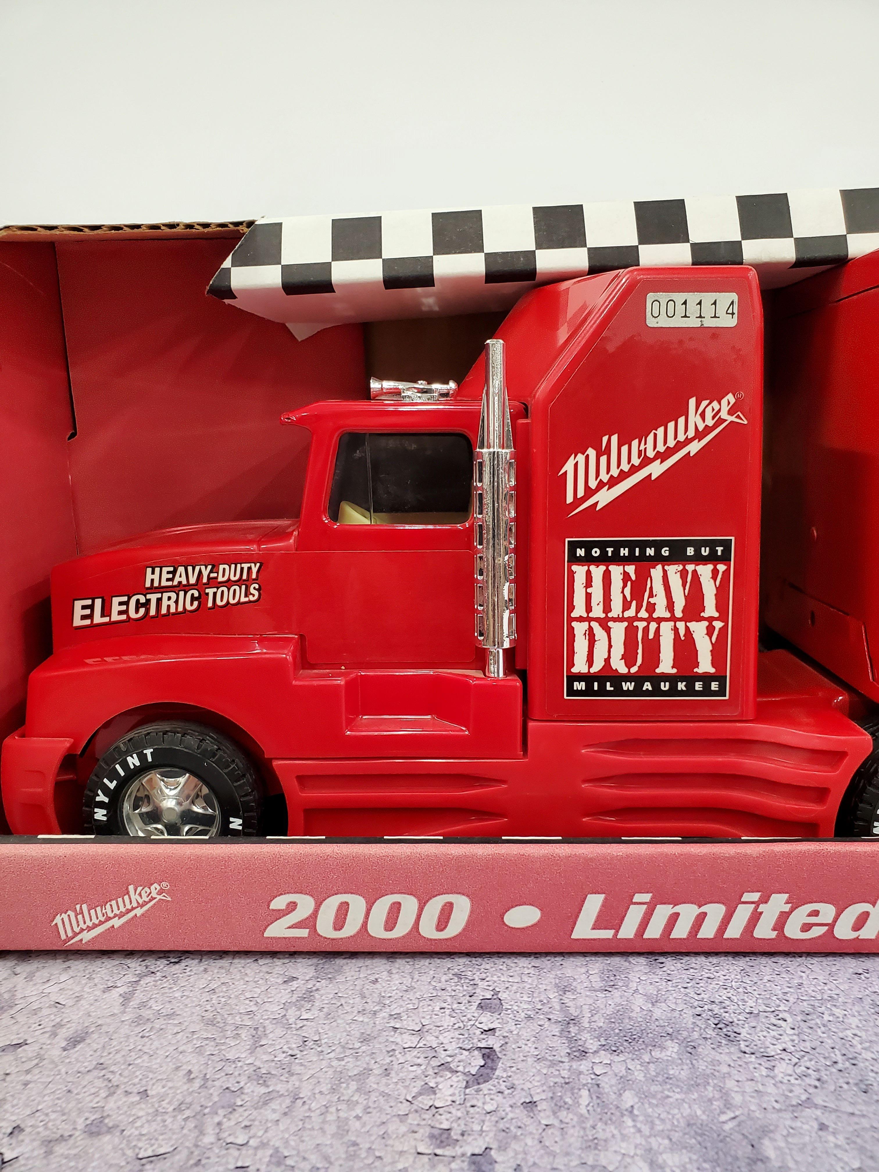 Milwaukee "Limited Edition" Racing Transporter 001114