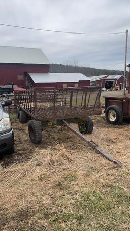 John Deere Feed Wagon