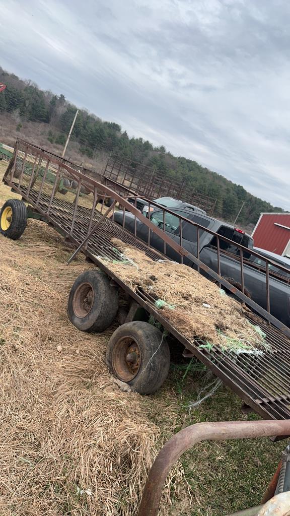 John Deere Feed Wagon