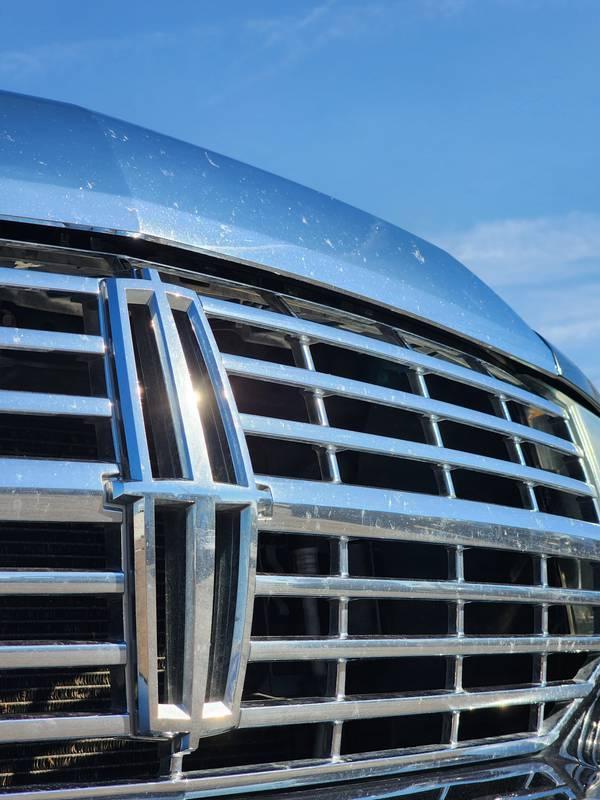 2010 Lincoln Navigator 4x4 4 Door SUV