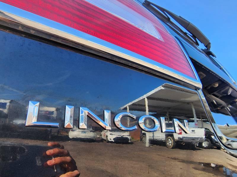 2010 Lincoln Navigator 4x4 4 Door SUV