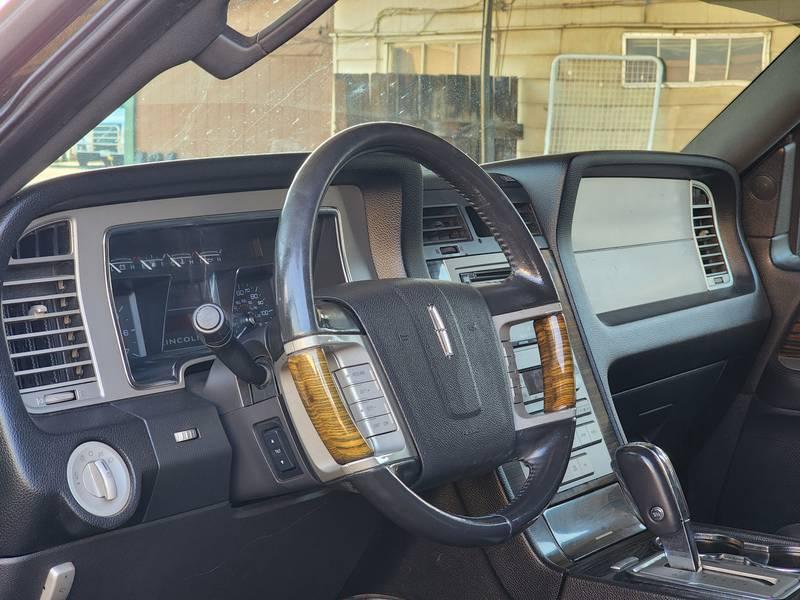 2010 Lincoln Navigator 4x4 4 Door SUV