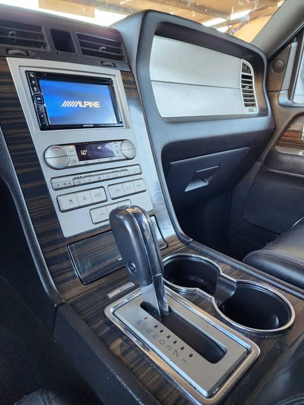 2010 Lincoln Navigator 4x4 4 Door SUV