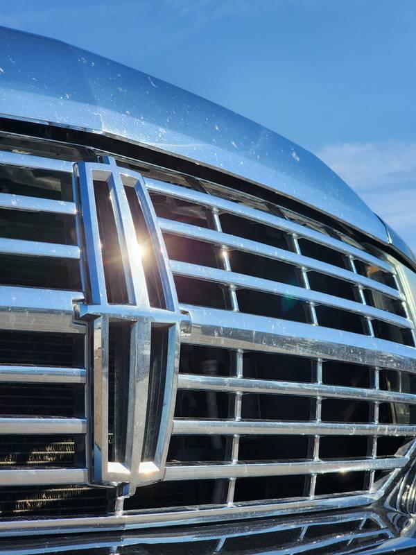 2010 Lincoln Navigator 4x4 4 Door SUV