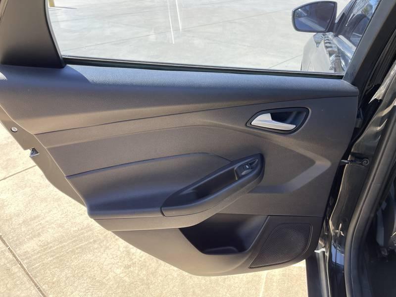 2014 Ford Focus SE 4 Door Hatchback