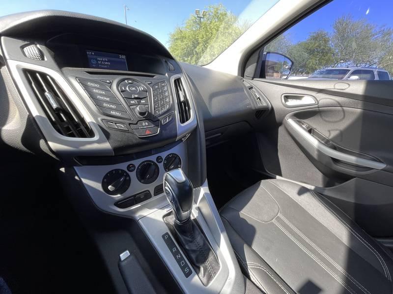 2014 Ford Focus SE 4 Door Hatchback