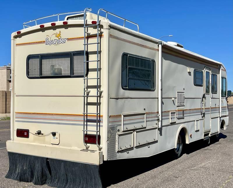 1990 Fleetwood Bounder Class A Motorhome