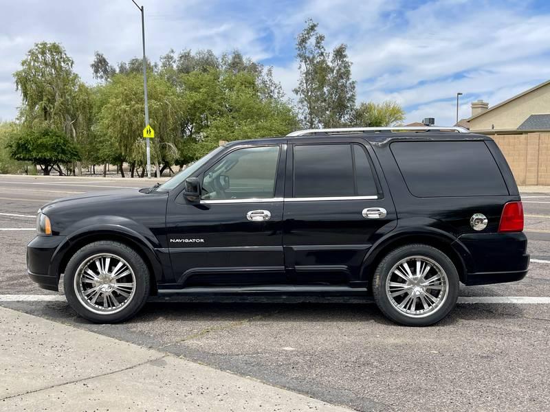 2004 Lincoln Navigator Luxury 4 Door SUV