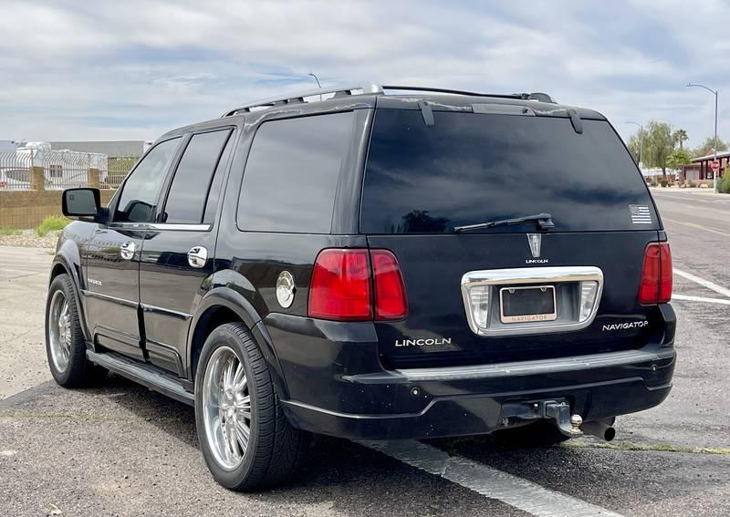 2004 Lincoln Navigator Luxury 4 Door SUV