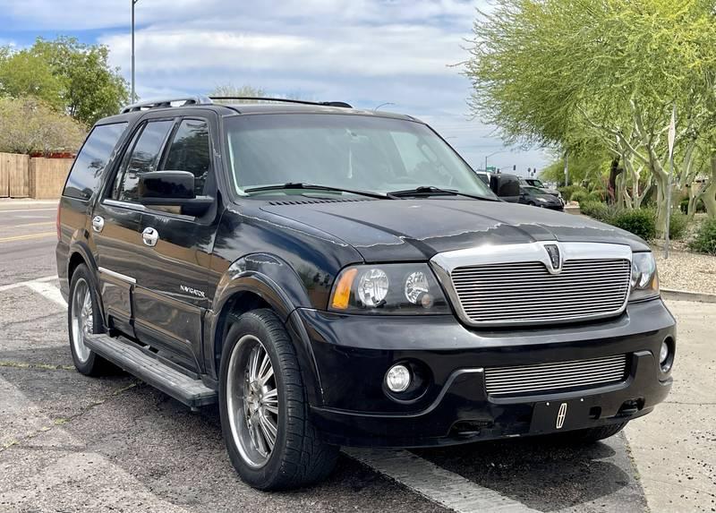 2004 Lincoln Navigator Luxury 4 Door SUV