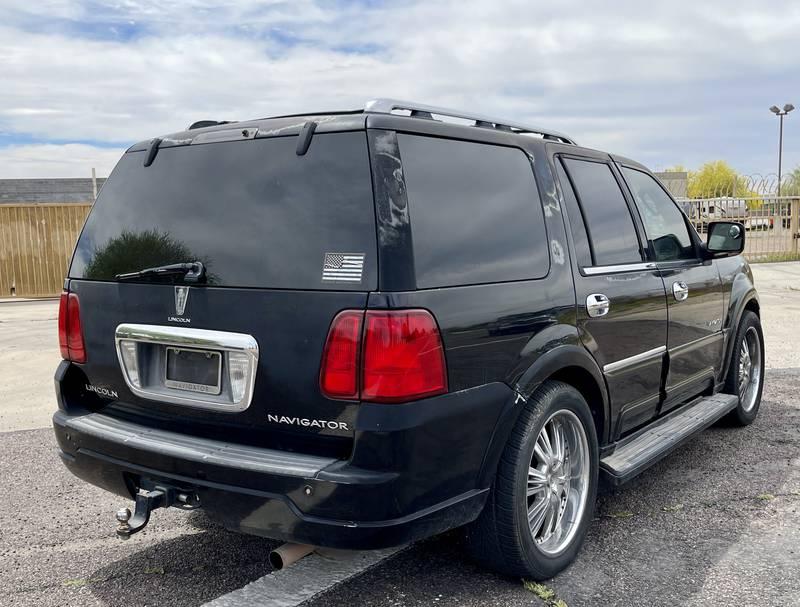 2004 Lincoln Navigator Luxury 4 Door SUV