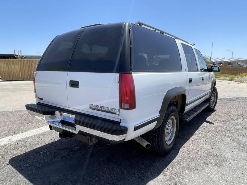 1999 Chevrolet Suburban K2500 LT 4X4 454 Vortec 4 Door SUV