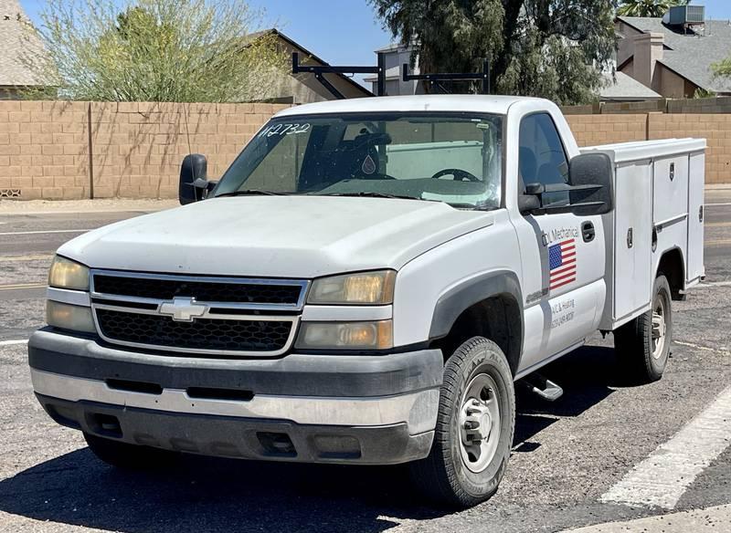 2007 Chevrolet Silverado 2500HD 2 Door Utility Truck