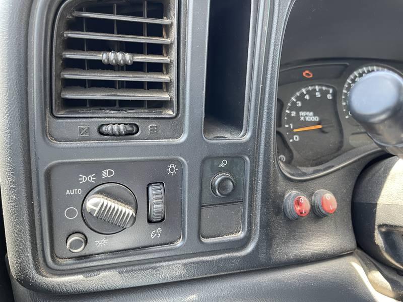 2007 Chevrolet Silverado 2500HD 2 Door Utility Truck