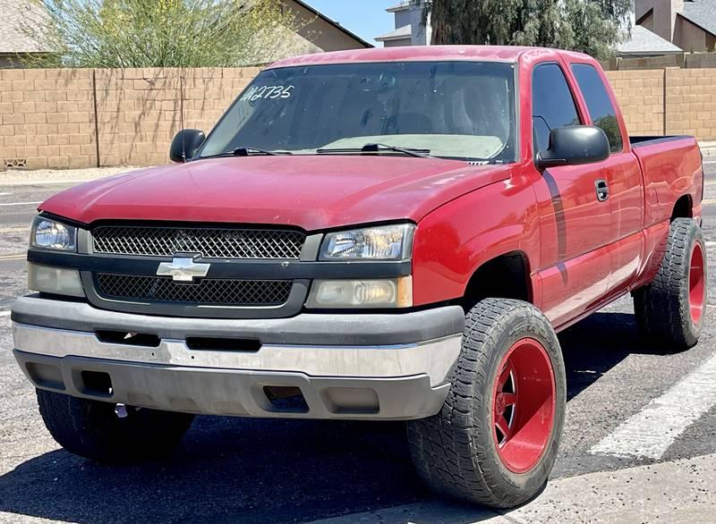 2004 Chevrolet Silverado 1500 4 Door Extended Cab Pickup Truck