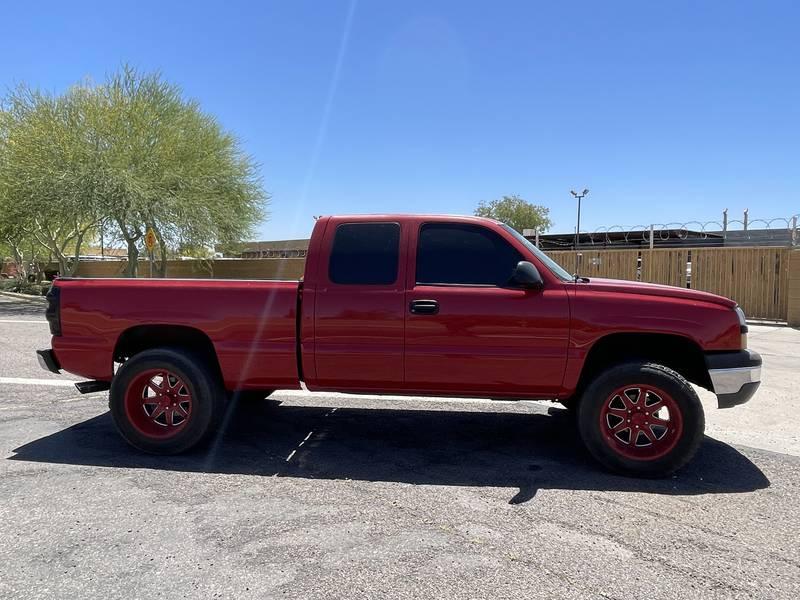 2004 Chevrolet Silverado 1500 4 Door Extended Cab Pickup Truck