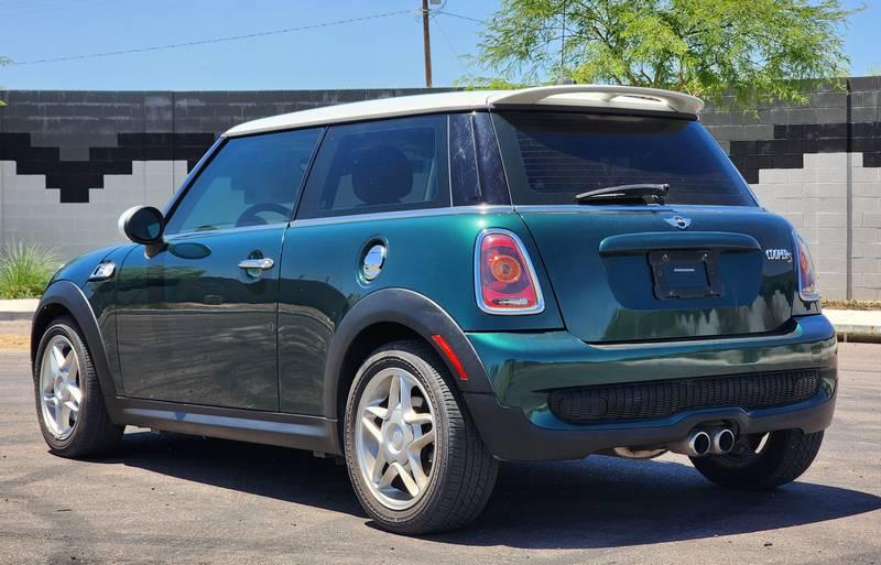 2007 Mini Cooper S 5-Speed Manual 2 Door Hatchback