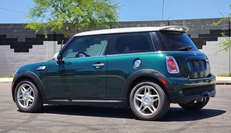 2007 Mini Cooper S 5-Speed Manual 2 Door Hatchback