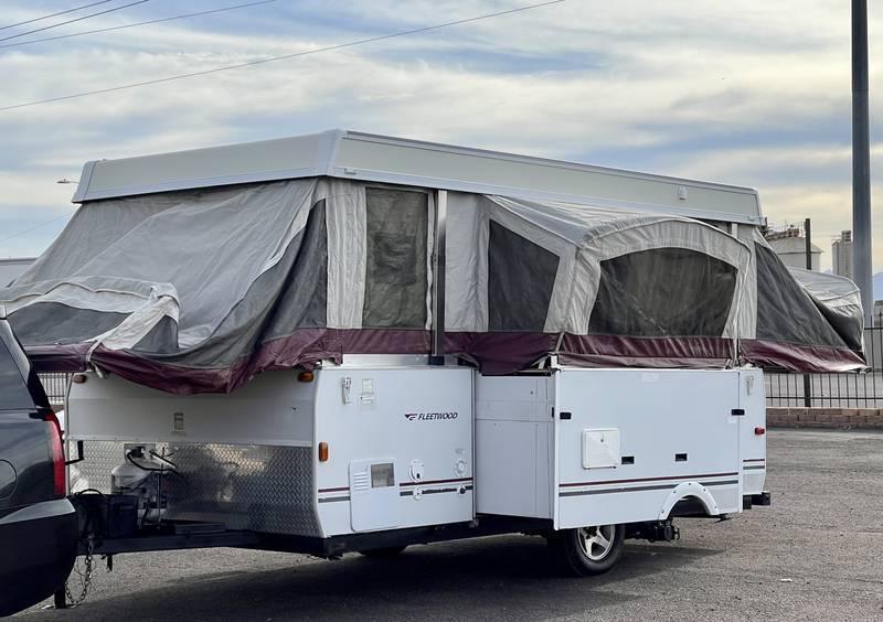 2007 Fleetwood Niagara Pop Up Camping Trailer