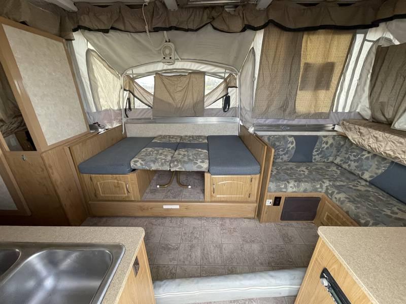 2007 Fleetwood Niagara Pop Up Camping Trailer