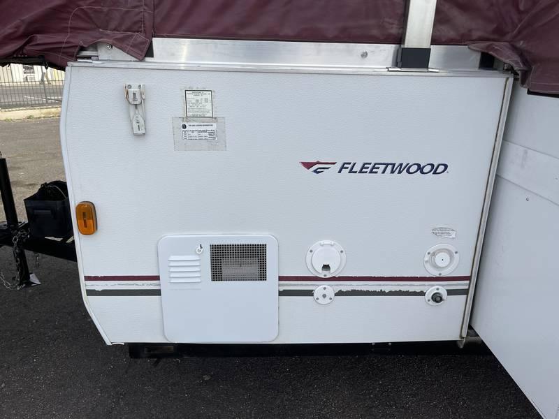 2007 Fleetwood Niagara Pop Up Camping Trailer