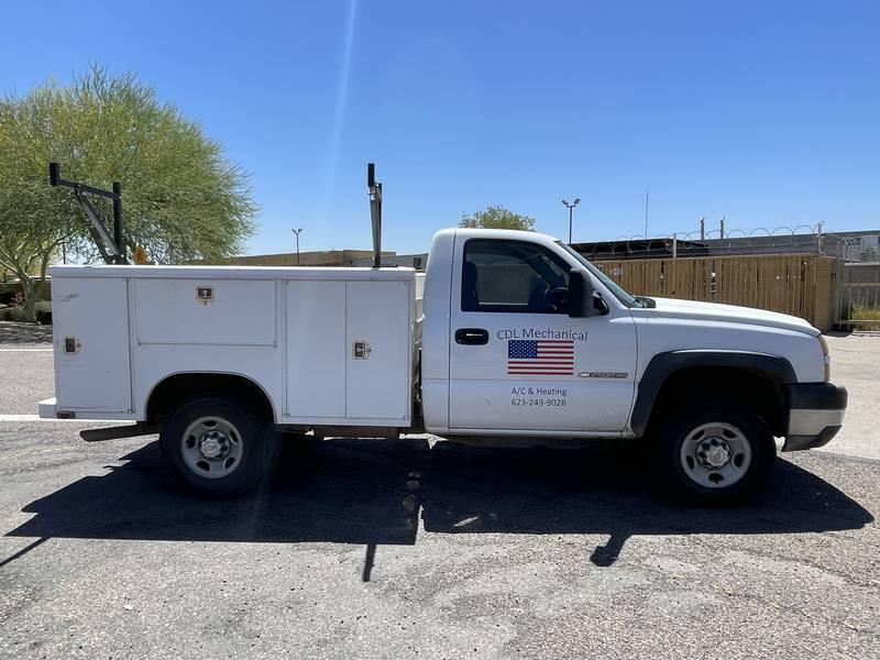 2007 Chevrolet Silverado 2500HD 2 Door Utility Truck