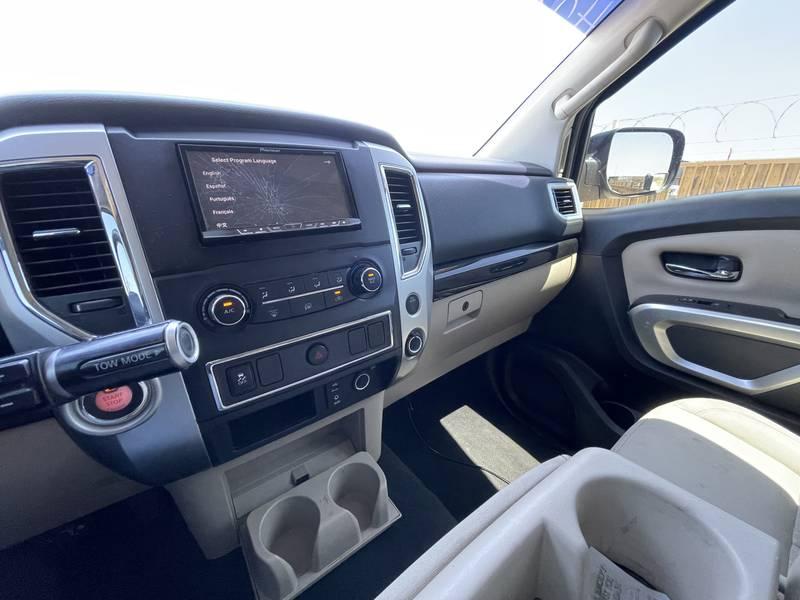 2017 Nissan Titan SV 4 Door Crewcab Pickup Truck