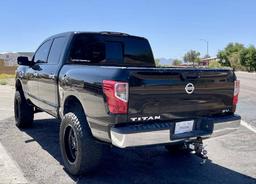 2017 Nissan Titan SV 4 Door Crewcab Pickup Truck