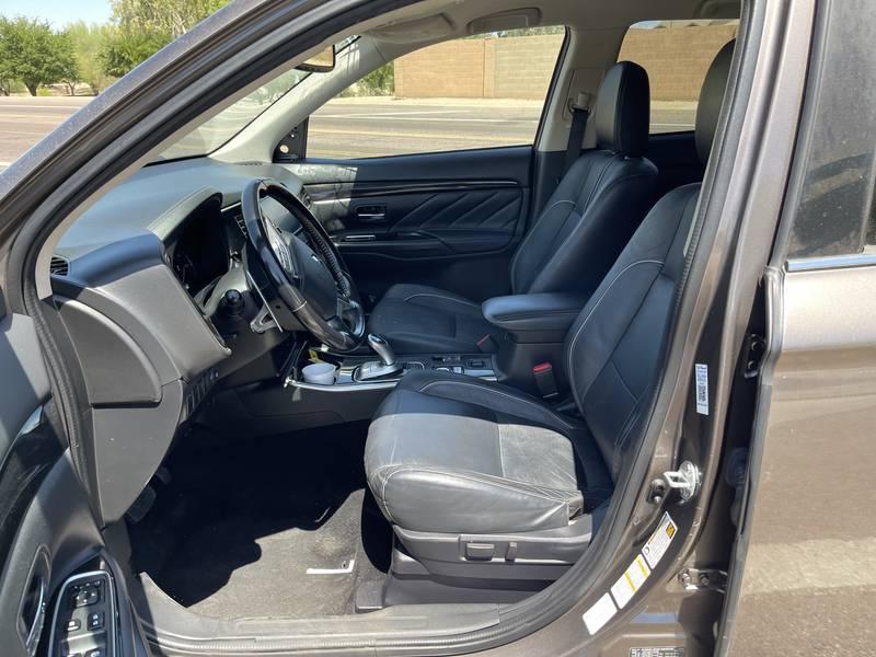 2018 Mitsubishi Outlander Plug-In Hybrid 4 Door SUV