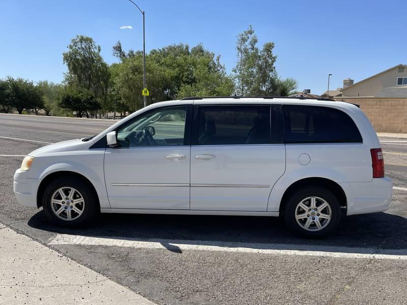 2009 Chrysler Town &#38; Country Touring 4 Door Mini Van