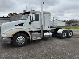 2015 Peterbilt 579 Sleeper Truck