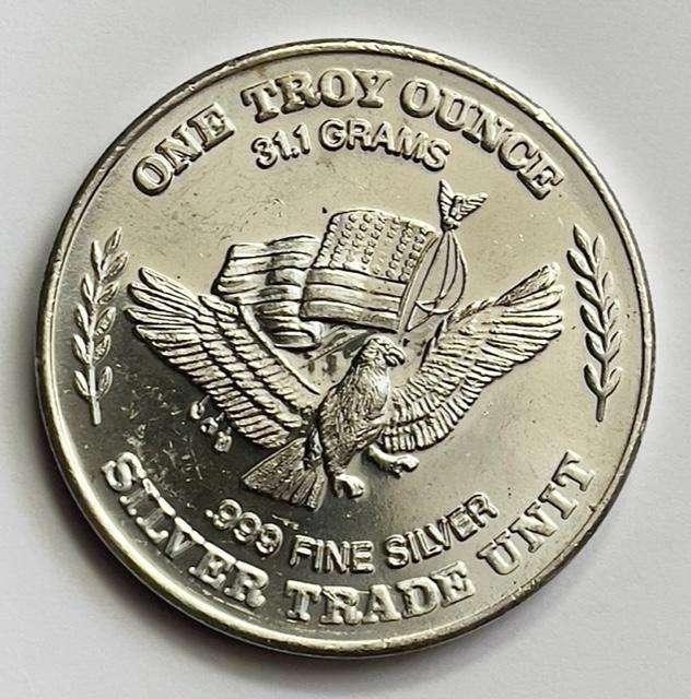 1981 Silver Trade Unit American Eagle 1 ozt .999 Fine Silver Round