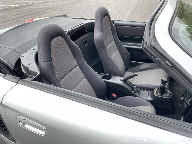 2002 Toyota MR2