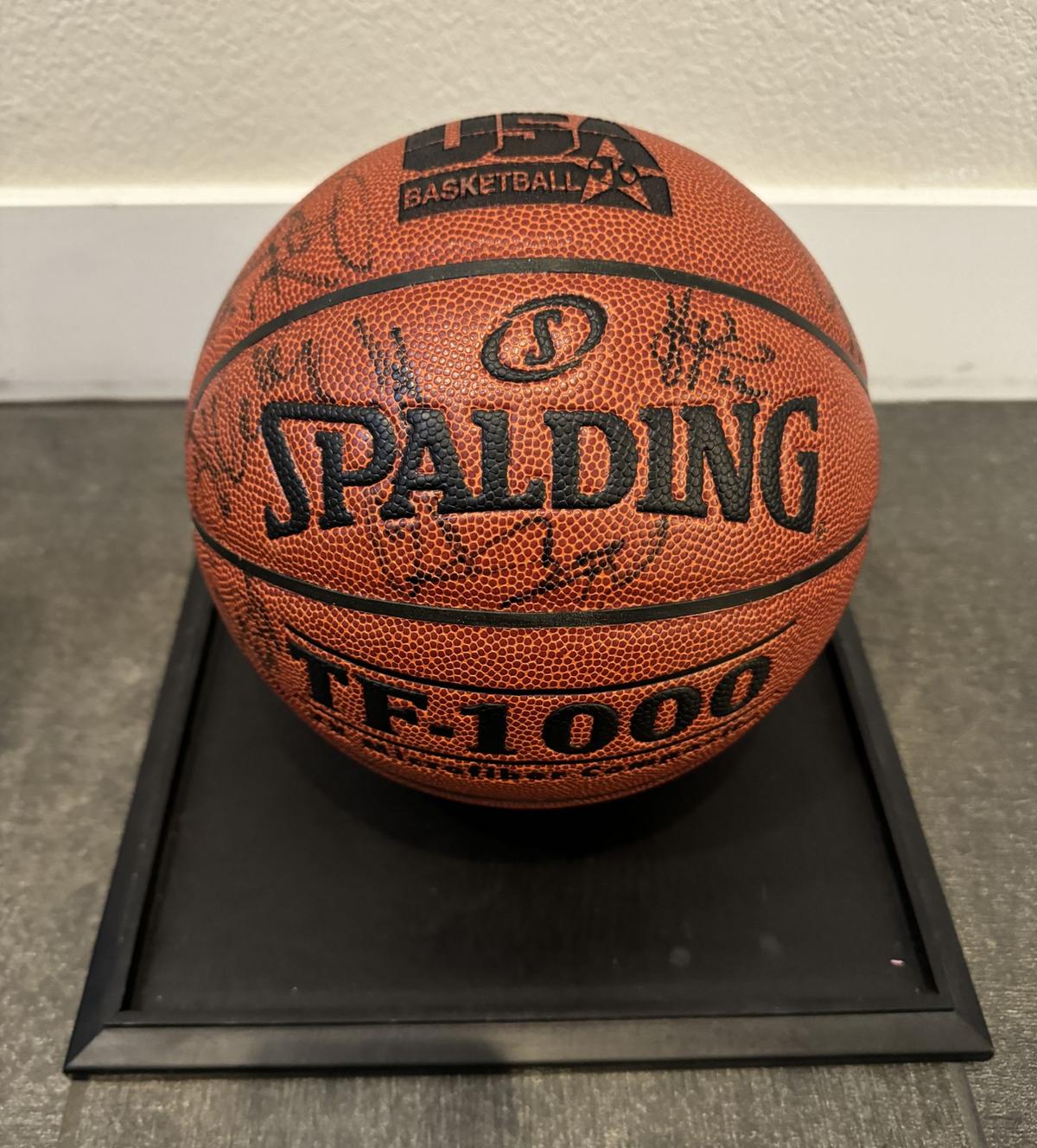 BASKETBALL SIGNED POSSIBLY BY 2012 DREAM TEAM, MISSING MICHAEL JORDAN