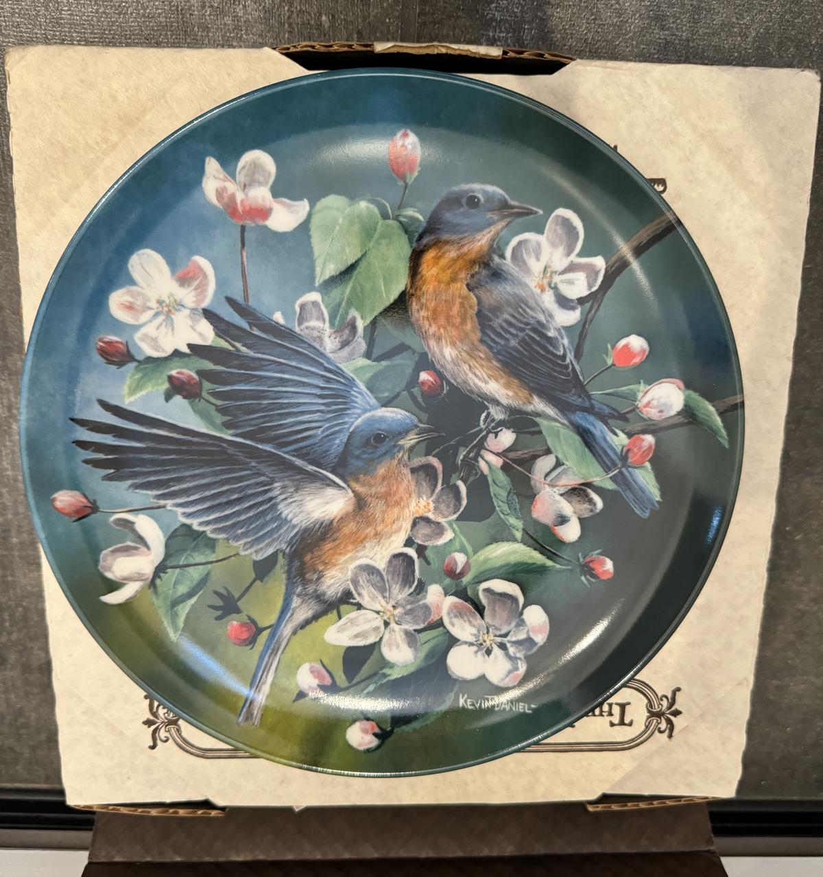 COLLECTIBLE CERAMIC PLATE - KEVIN DANIEL PAINT - IN ORIGINAL BOX WITH PAPERS