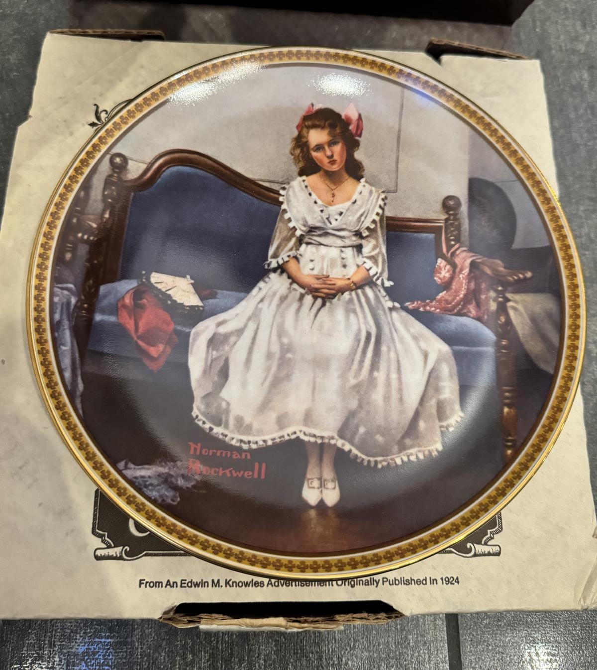 COLLECTIBLE CERAMIC PLATE - IN ORIGINAL BOX WITH PAPERS